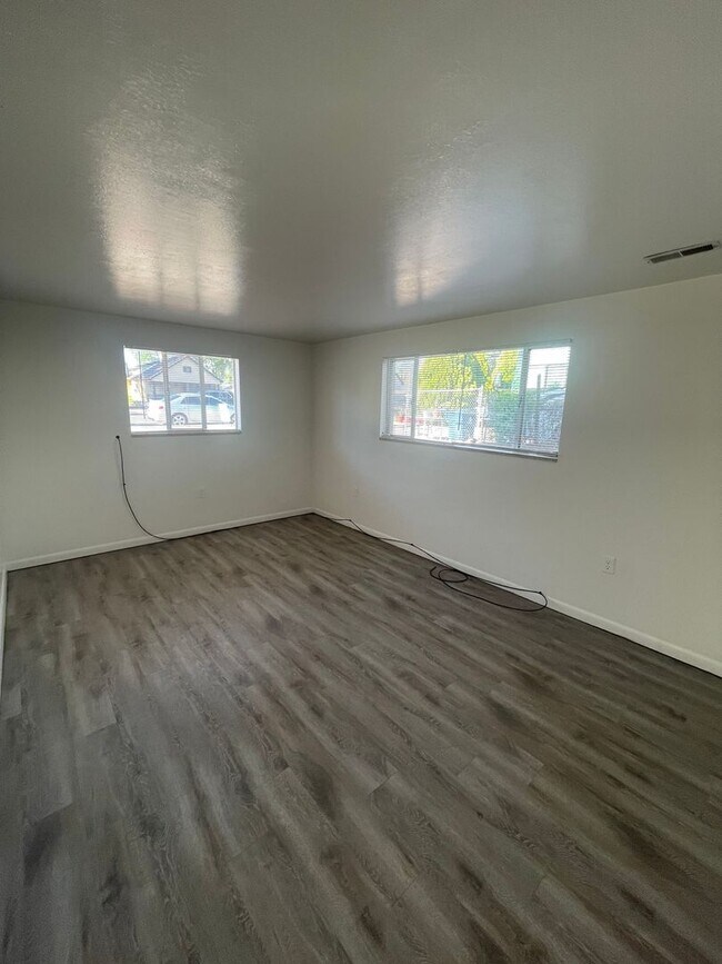 Building Photo - 1111 W Arroyo Ave