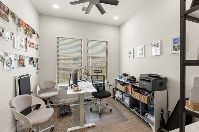 Building Photo - 1939 Shallow Canyon Ln