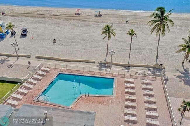 Building Photo - 3111 N Ocean Dr