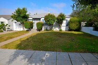 Building Photo - 2Bd/1Ba Single Family Home