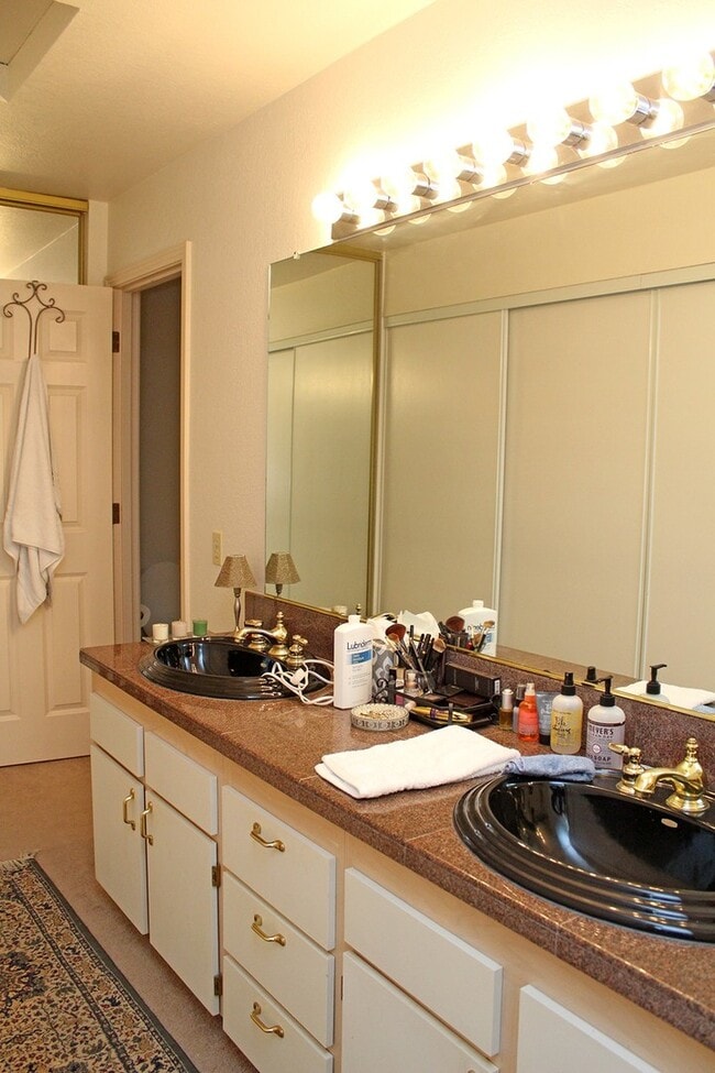 Building Photo - 5064 Foothills Dr