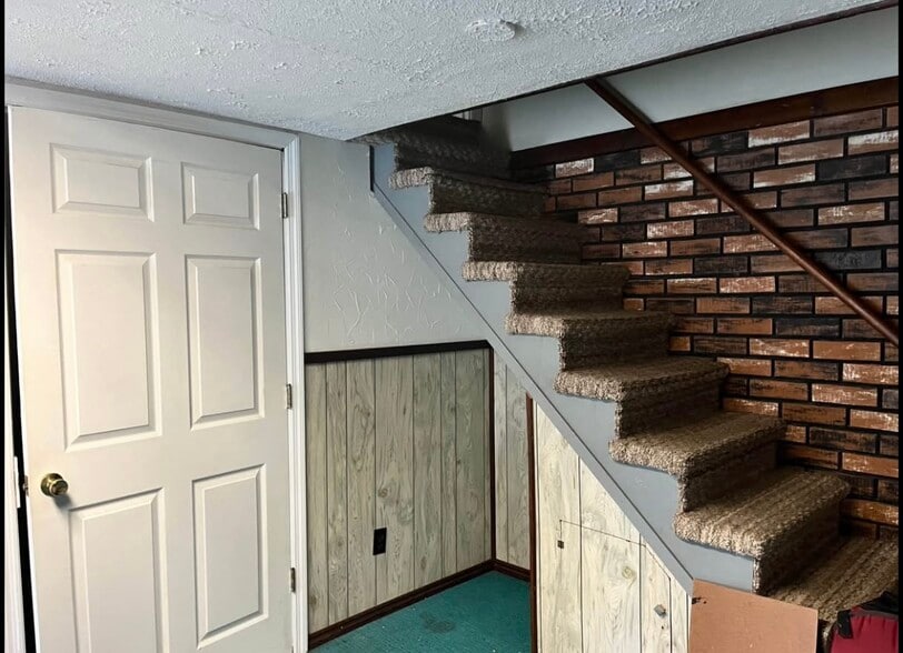 Building Photo - 1135 Harwood Rd