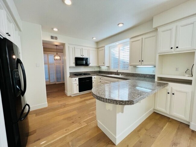 Building Photo - Move-in Ready 3BD/2.5BA, Two-Story Home in Stony Brook in Downtown Danville