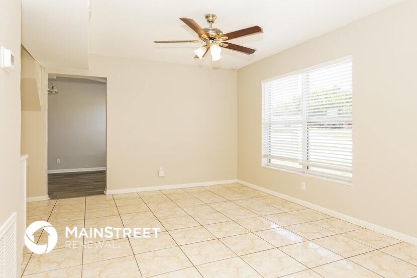 Building Photo - 2225 W Dana Dr