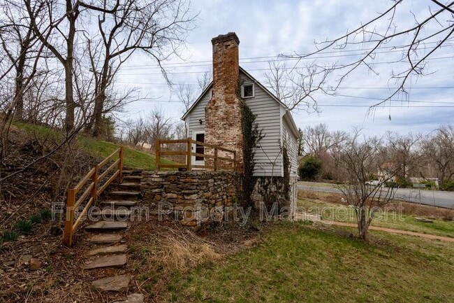 Building Photo - 8200 Buckland Mill Rd