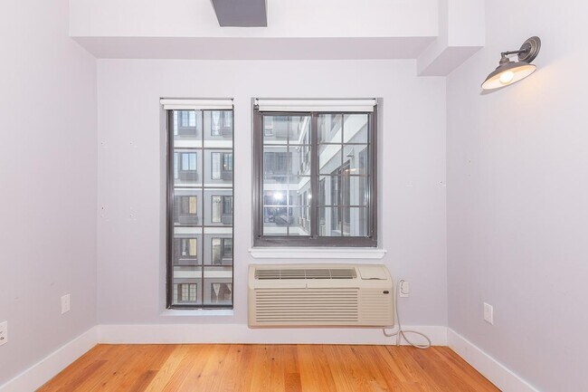 Building Photo - 186 Lenox Rd