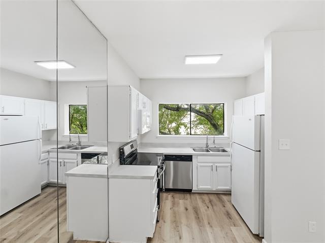 Building Photo - 7126 Holly Hill Dr