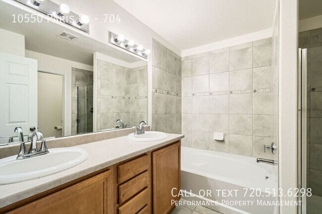 Building Photo - 10550 Paris St