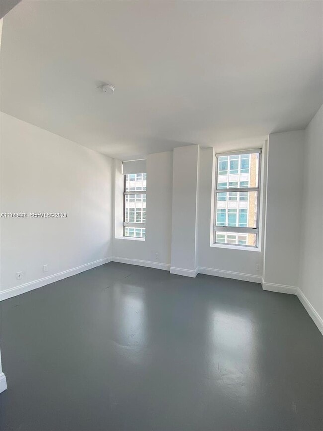 Building Photo - 111 E Flagler St