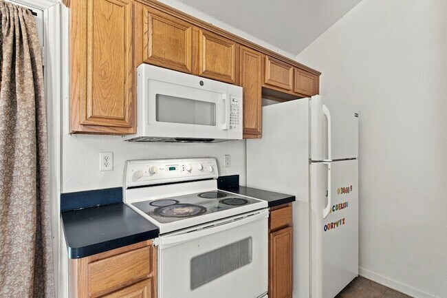 Building Photo - 616 Mustang Ct