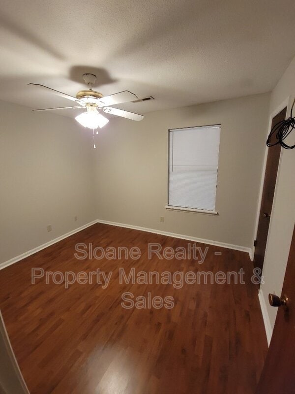 Building Photo - 212 Miami St