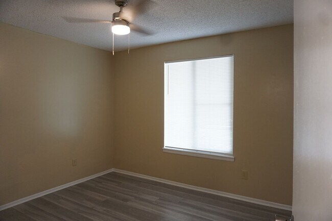 Building Photo - 3 bedroom / 2 bathroom home in Atlantic Beach