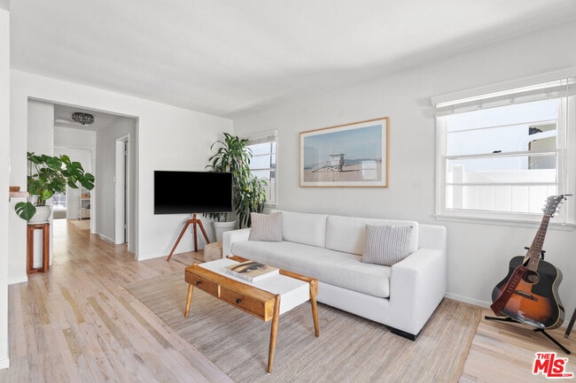 Building Photo - 668 Marr St