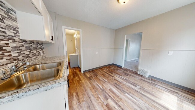 Building Photo - 5001 Denison Ave