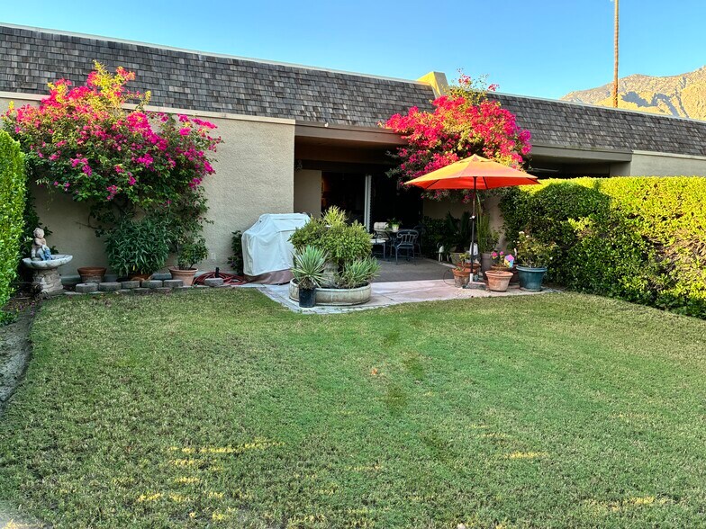 Patio / backyard - 1254 Tiffany Cir S
