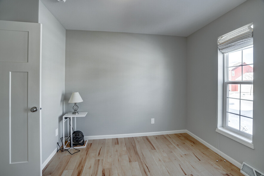 Bedroom 2 - 9121 Weatherstone Rd