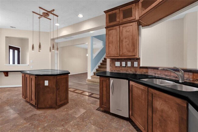 Building Photo - 4406 Park Trail Ln
