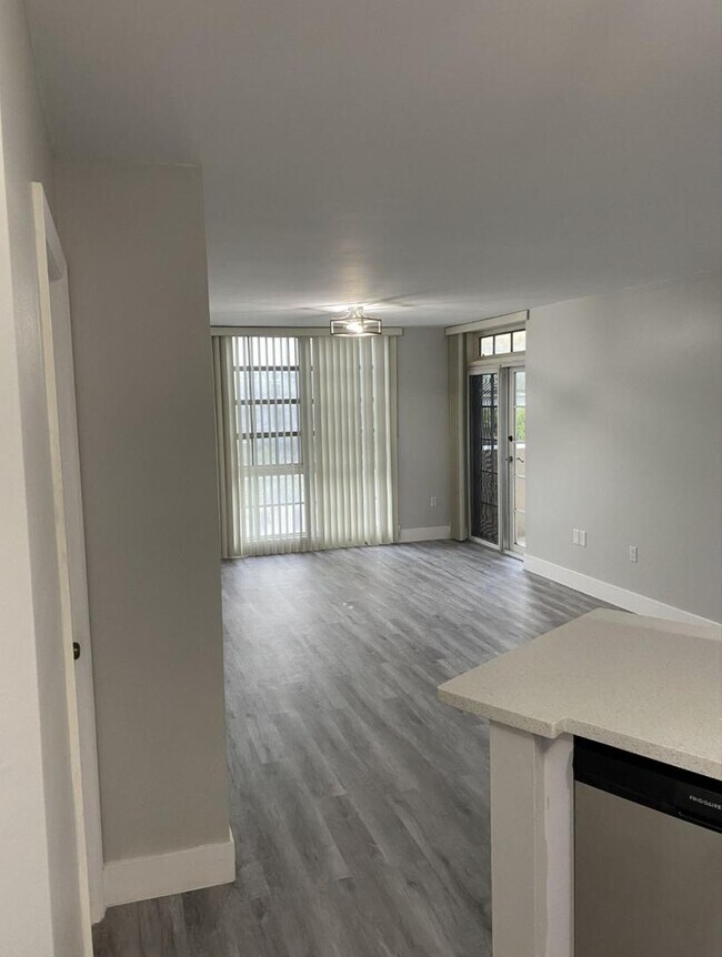 Building Photo - 1280 S Alhambra Cir