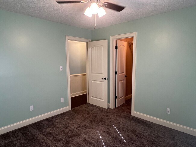 Building Photo - Great Home in Dove Cove Subdivision