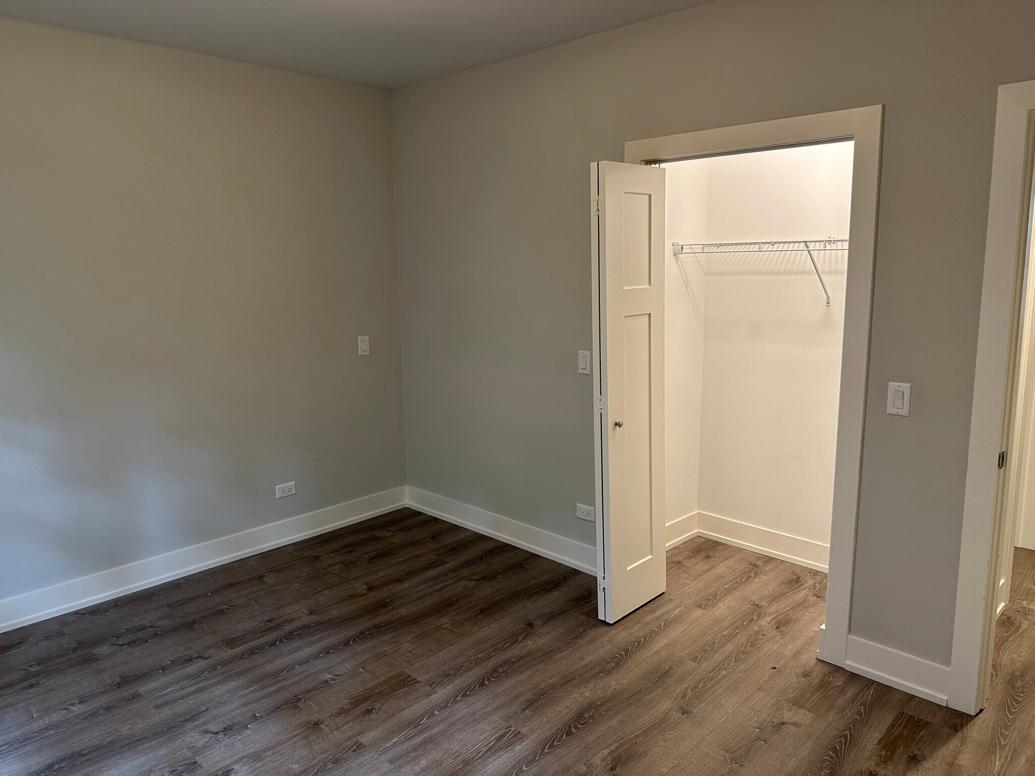 Building Photo - 1143 Maple