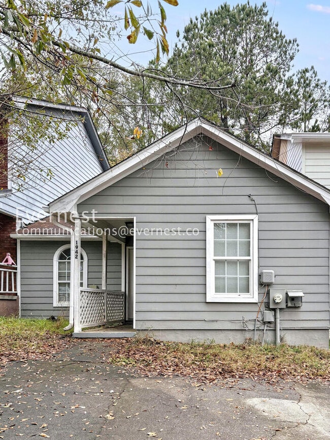 Building Photo - 1942 Cornell Way