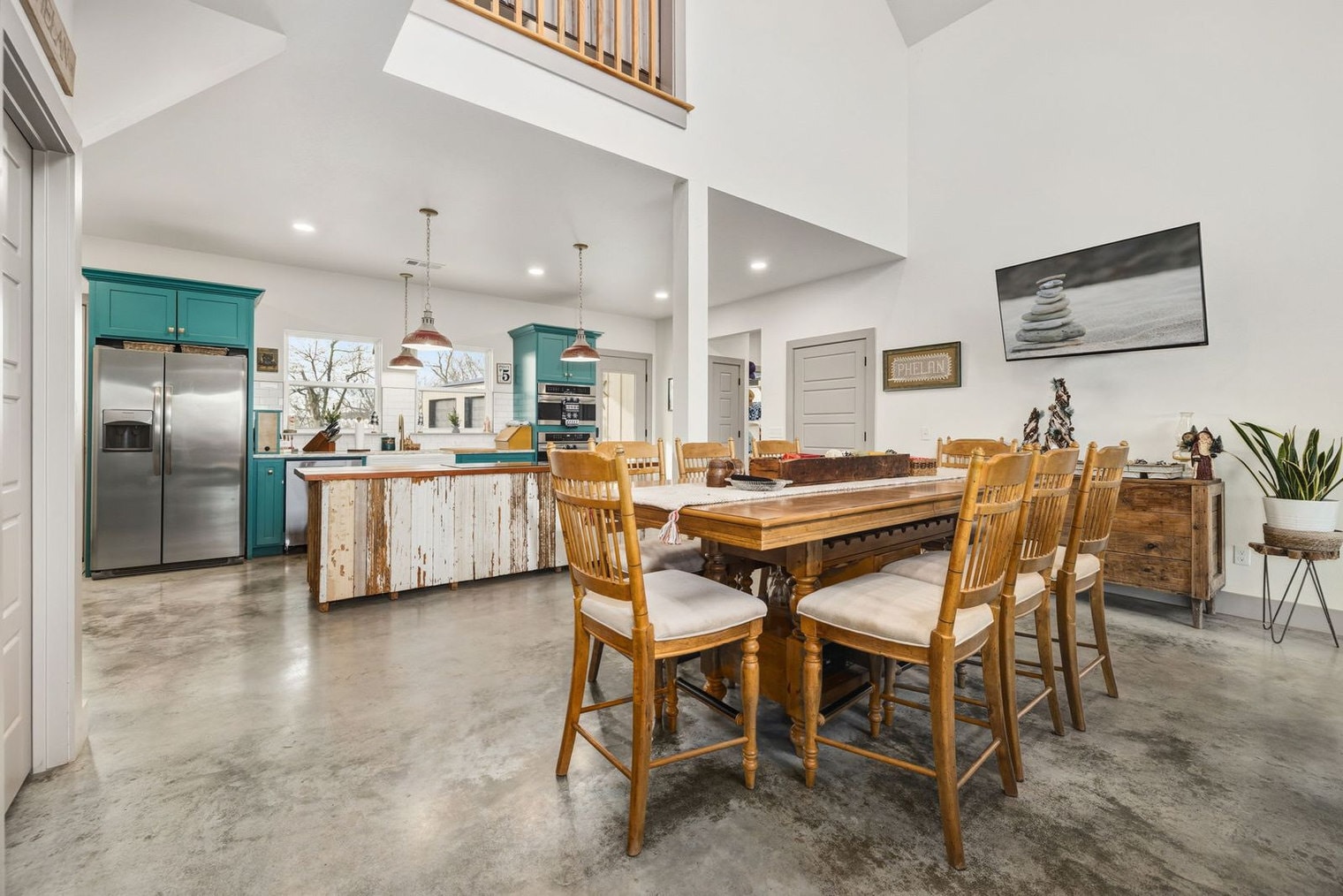 Building Photo - 149 NW Campbell Loop