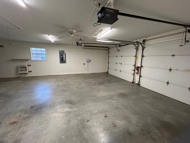 Building Photo - 101 Nemours Ct