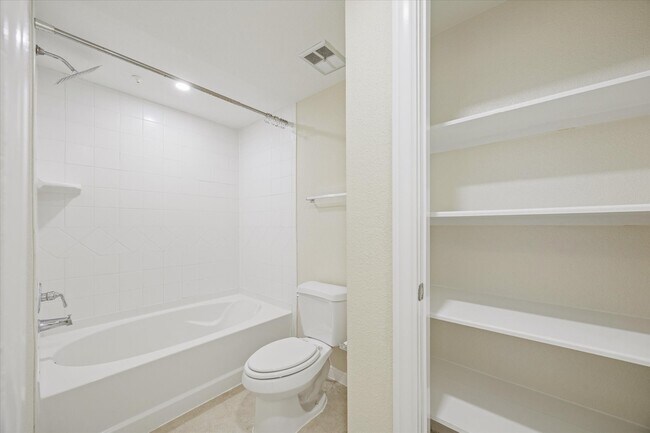 Building Photo - 2700 Revere St