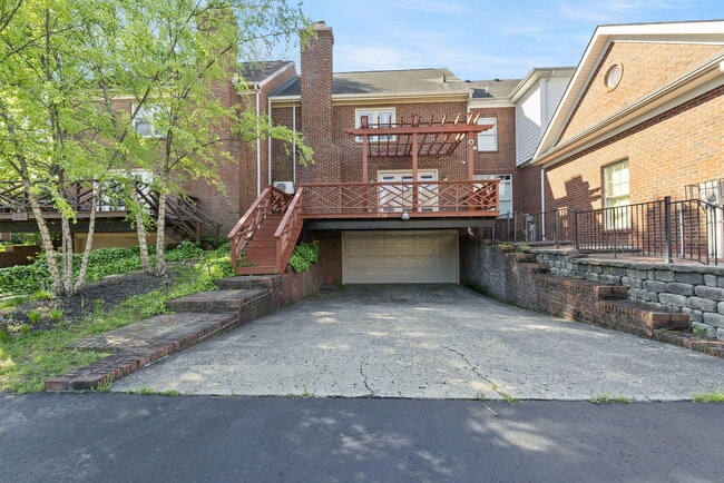 Building Photo - 236 Chippendale Cir