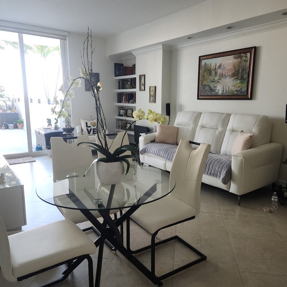 LIBING AND DINNIGN ROOM - 357 Almeria Ave