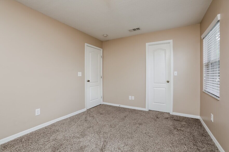 Building Photo - 914 Arbor Hill Cir