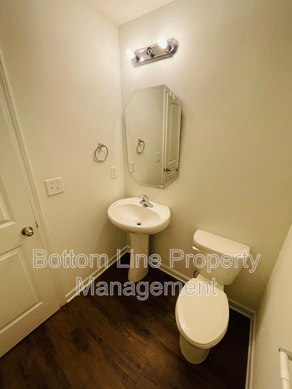 Building Photo - 5316 Park Brook Dr