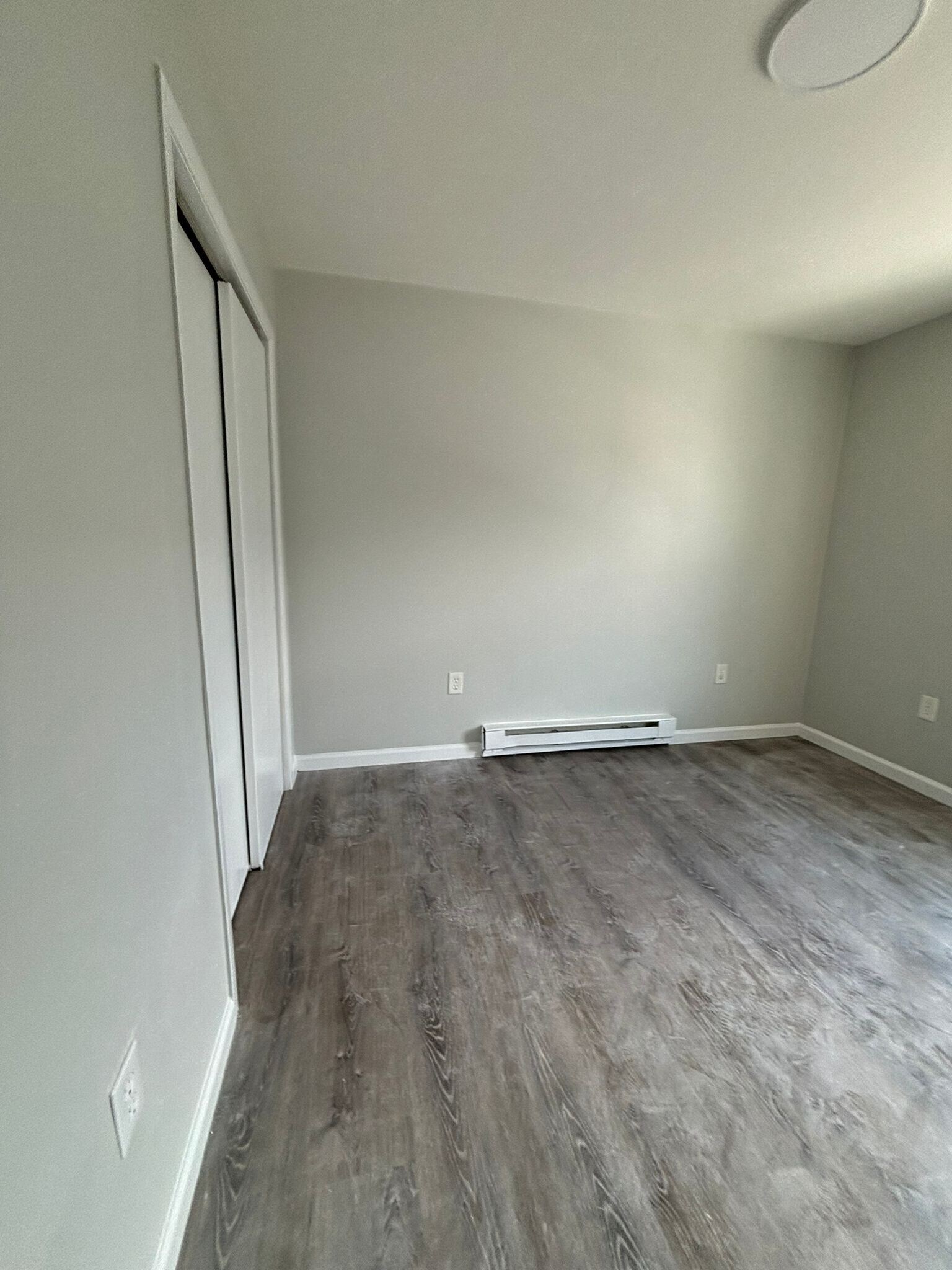 394 S 6th St 2L - 387 S 6th St