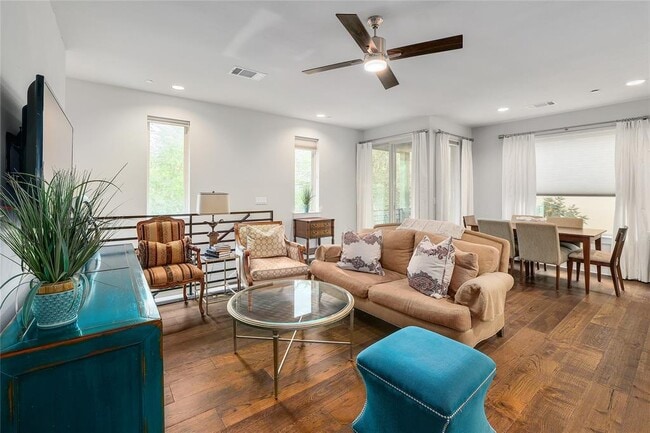 Building Photo - 1205 Elm St