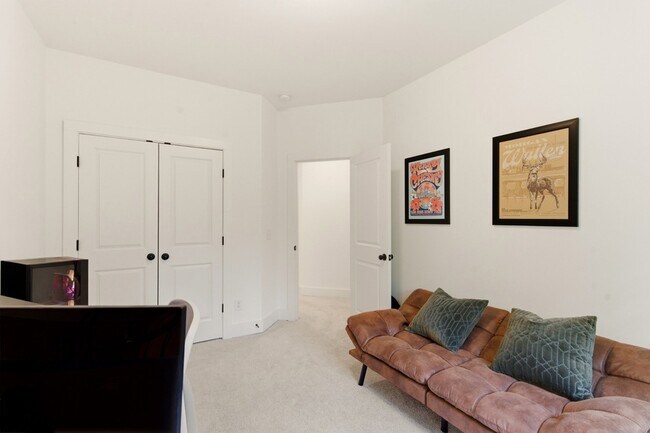 Building Photo - 6006 Mill Tree Ct