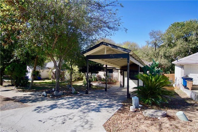 Building Photo - 4814 Walden Cir