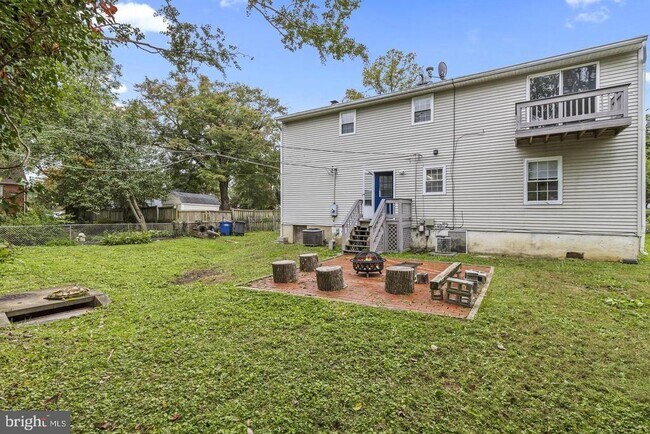 Building Photo - 2921 Brook Dr