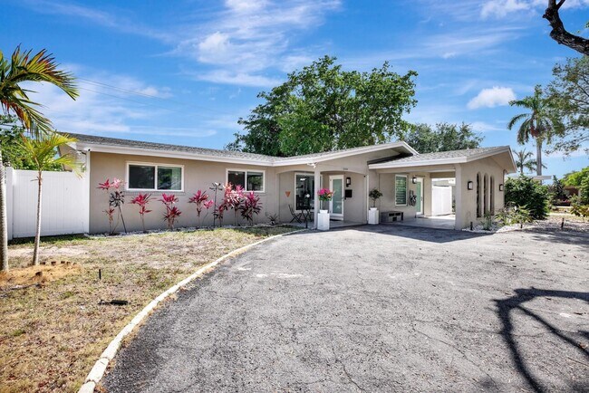 Building Photo - 2260 NE 62nd St