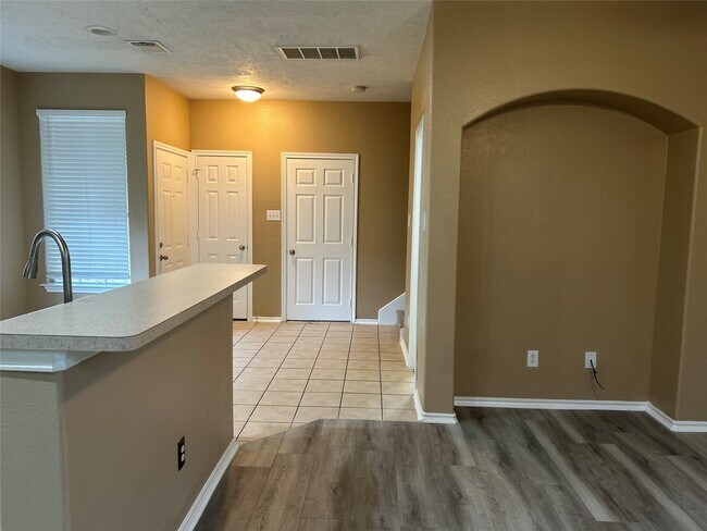 Building Photo - 14430 Fairbuff Ln