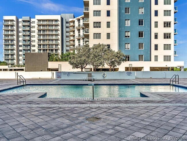 Building Photo - 140 S Dixie Hwy