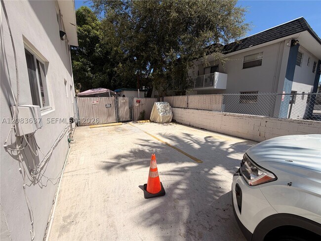 Building Photo - 1057 SW 7th St
