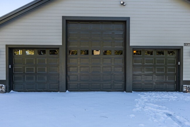 Building Photo - Mountain View Haven