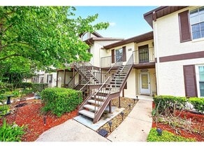 Building Photo - Tuscany Place, a GATED COMMUNITY in  Tuskawilla –  Winter Springs’ most desirable areas!   CALL S...