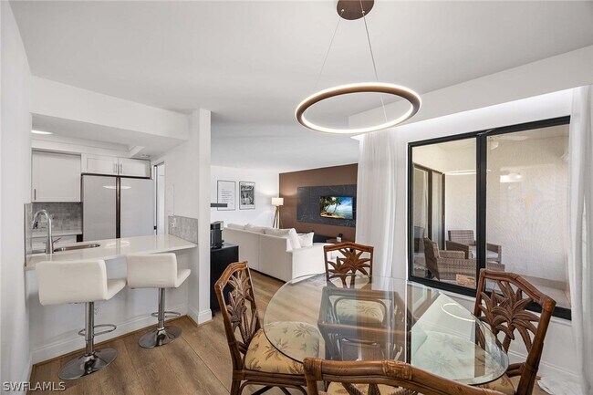 Building Photo - 3625 Boca Ciega Dr