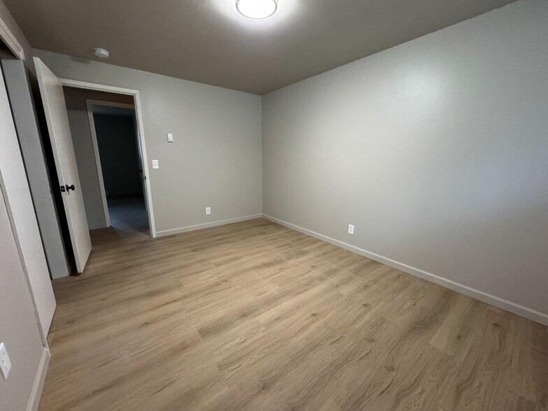 Building Photo - 3220 N Taylor Rd