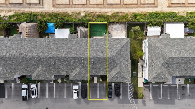 Building Photo - 412 NW 12th Pl