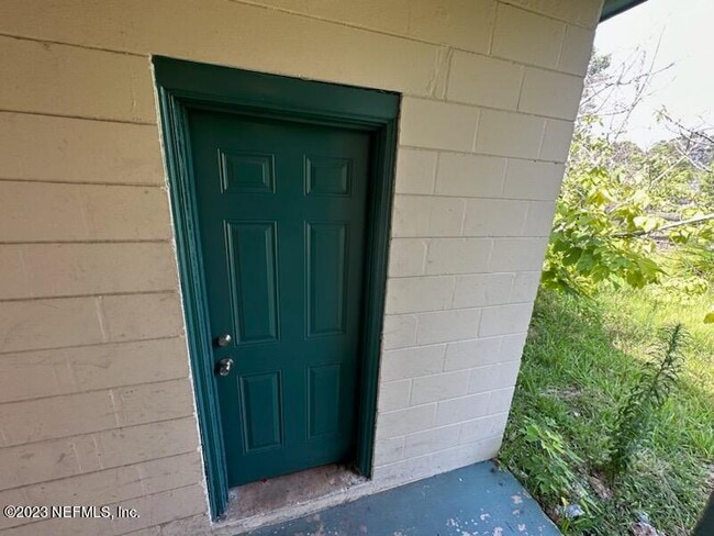 Building Photo - 3427 Rogero Rd