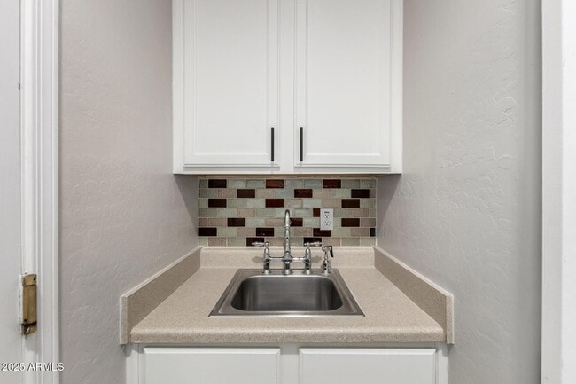 Building Photo - 3433 E Bluebird Pl