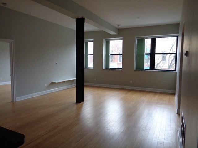 Building Photo - 34 E Market St