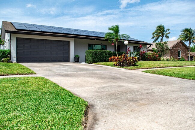 Building Photo - 5432 Sandhurst Cir S